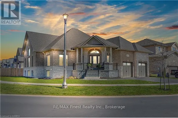 876 ROSHAN DRIVE