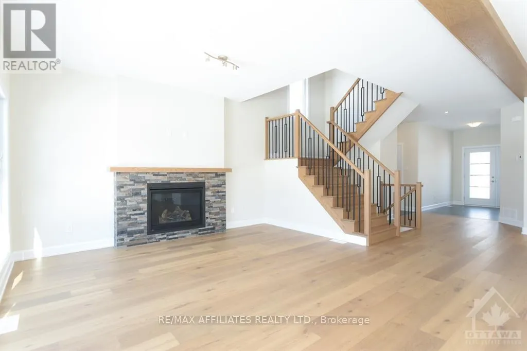 444 AURORA STREET