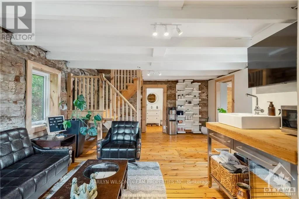 1418 STITTSVILLE MAIN STREET