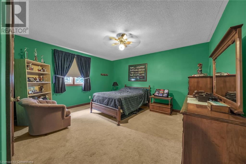 3 SHORELINE Crescent
