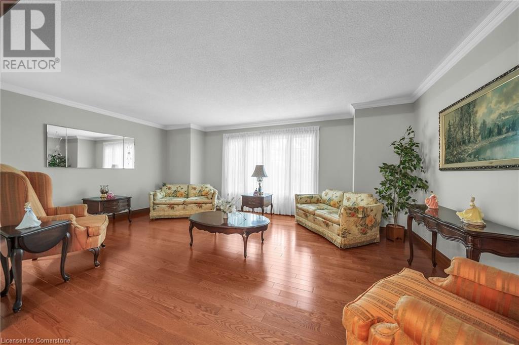 3 SHORELINE Crescent