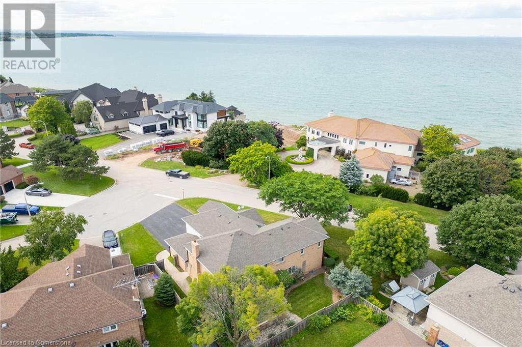 3 SHORELINE Crescent