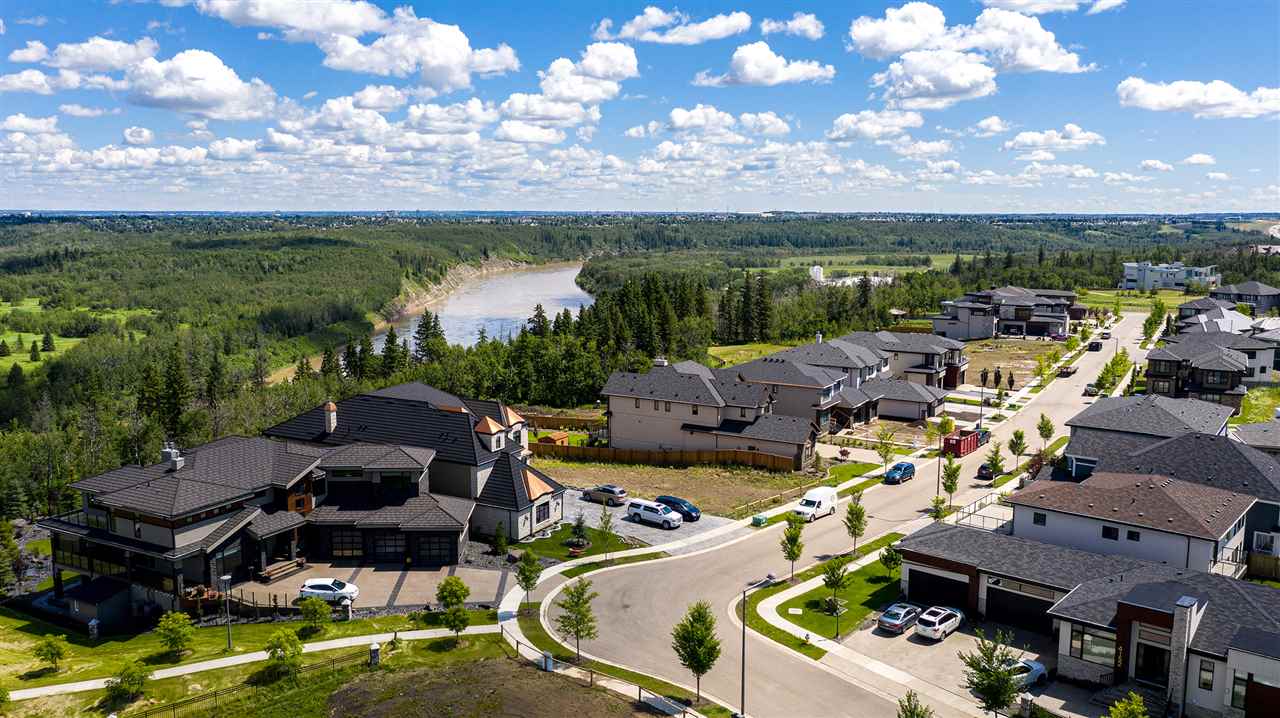 3195 CAMERON HEIGHTS Way SW, (MLS® E4098201) See this property for