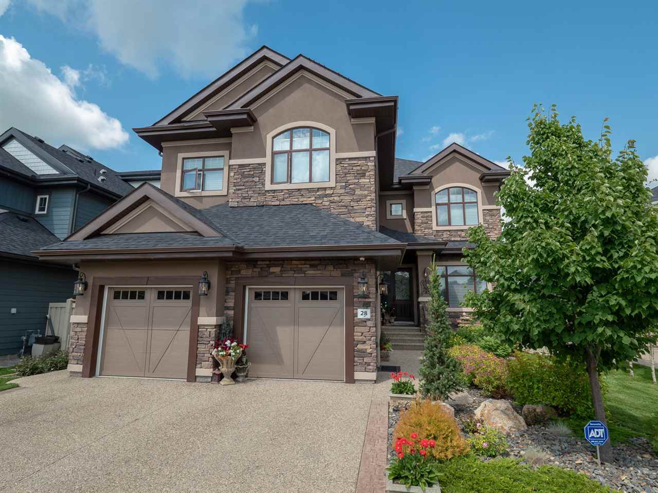 28 EXECUTIVE Way, (MLS® E4192878) See this property for sale in