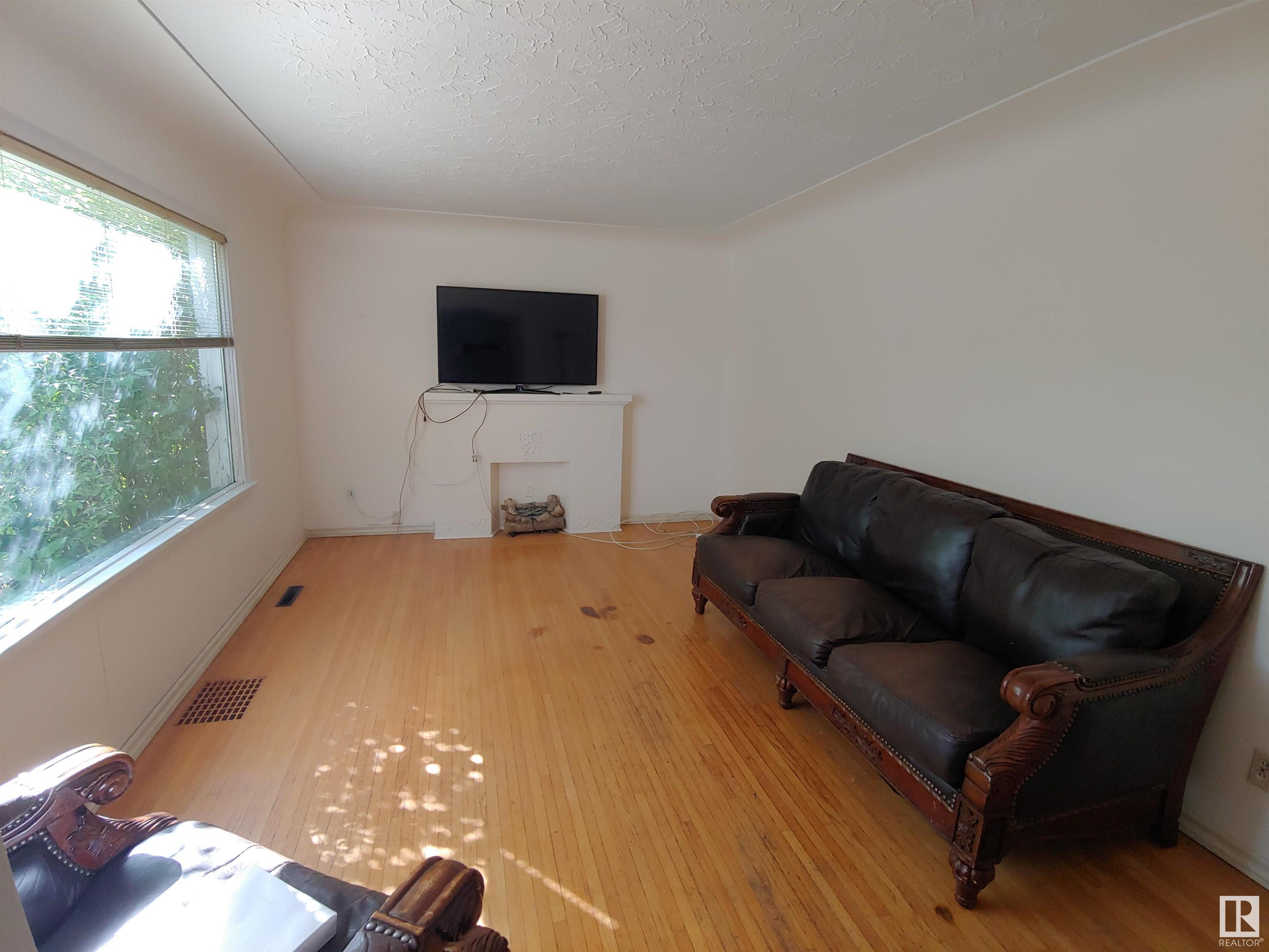 Listing E4310429 - Large Photo # 2