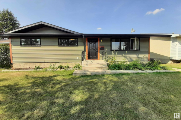 6812 136 Avenue NW, Edmonton