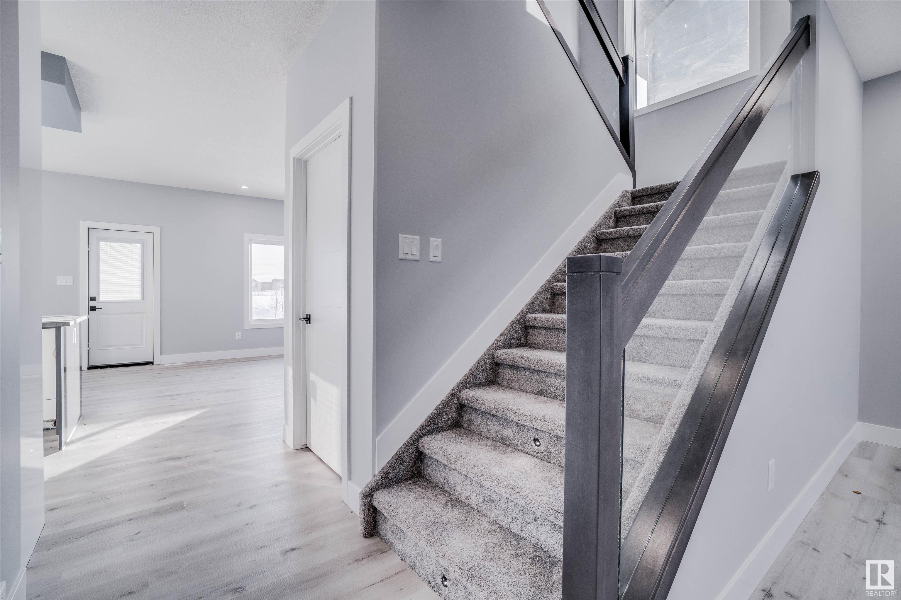 110 EDGEWATER Circle
