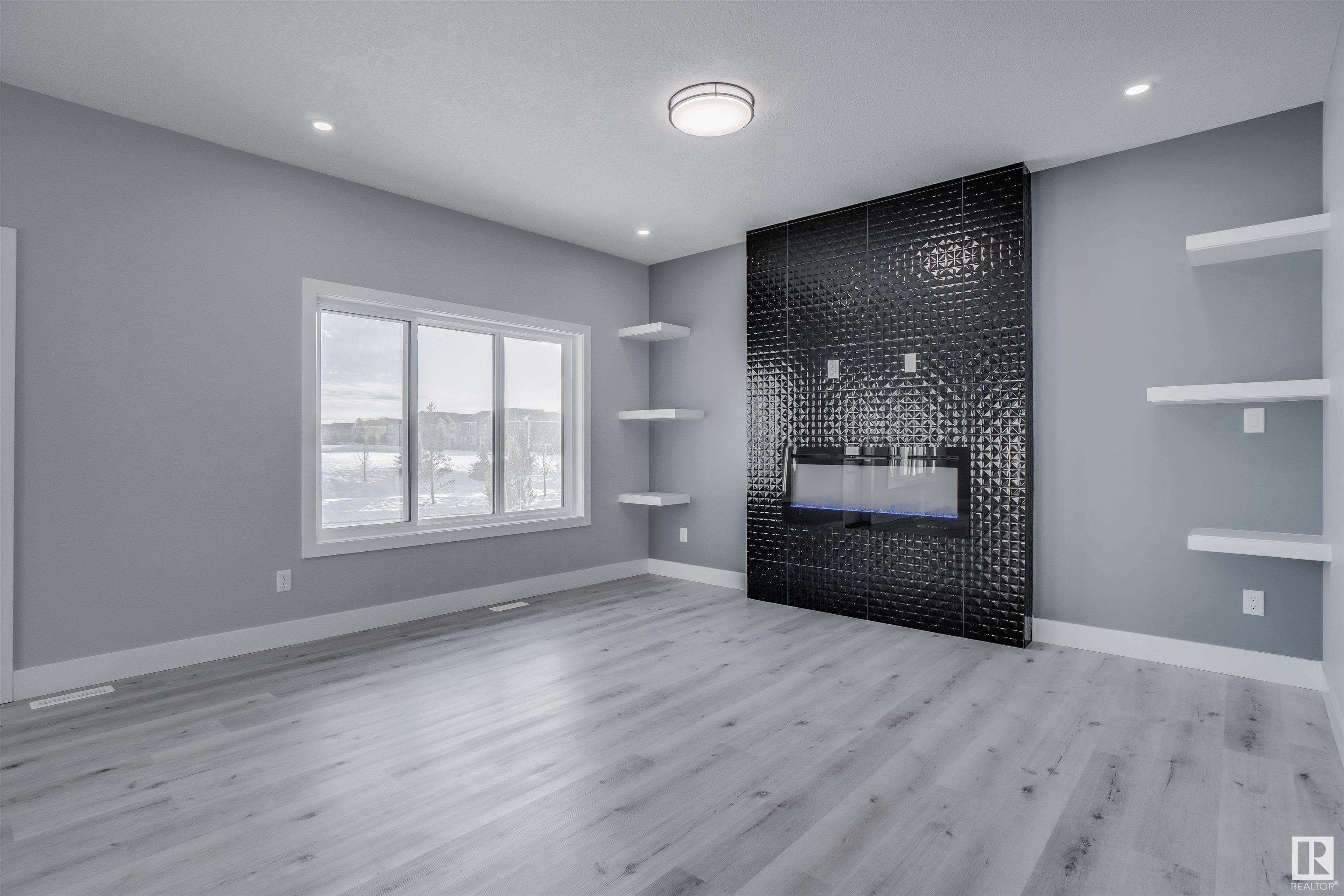 110 EDGEWATER Circle