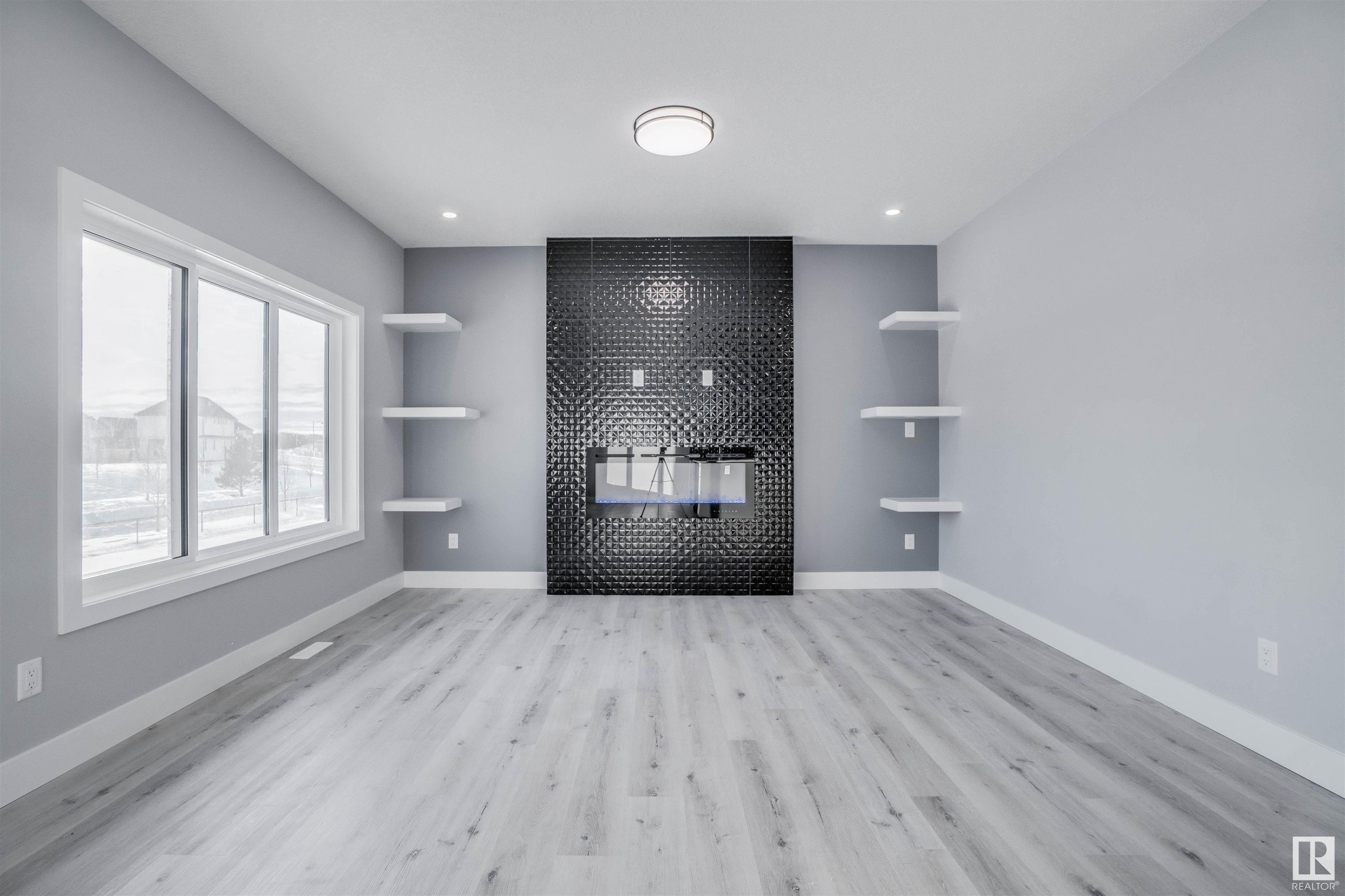 110 EDGEWATER Circle