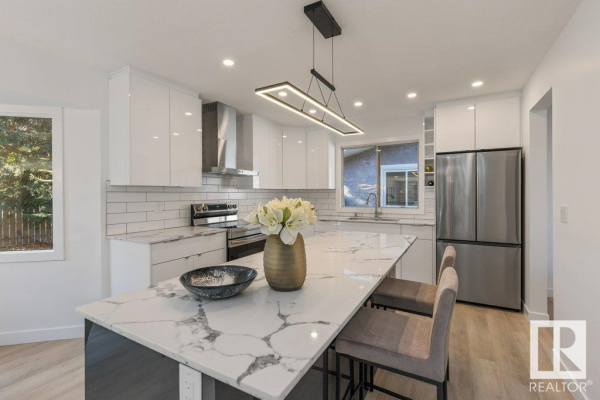 16 ABBEY Crescent, St. Albert