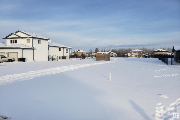 36 Landing Trail, Gibbons