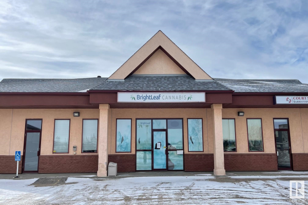 30,40 130 BROADWAY Boulevard, Sherwood Park