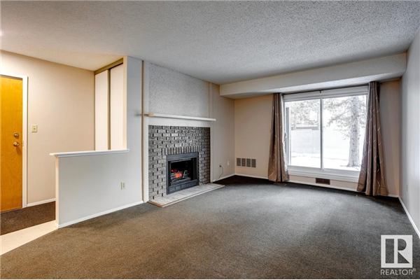 102 47 AKINS Drive, St. Albert
