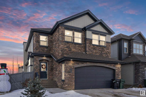 25 GOVERNOR Circle, Spruce Grove