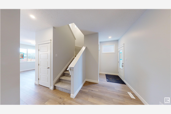 1320 South Creek Link, Stony Plain