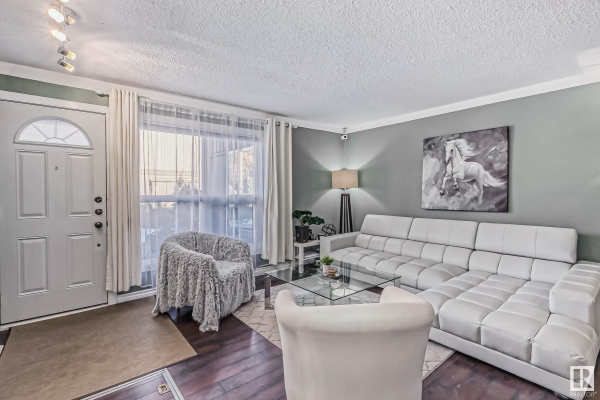154 SURREY Gardens, Edmonton