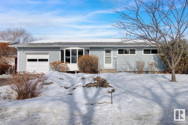 24 PINE Street, Sherwood Park