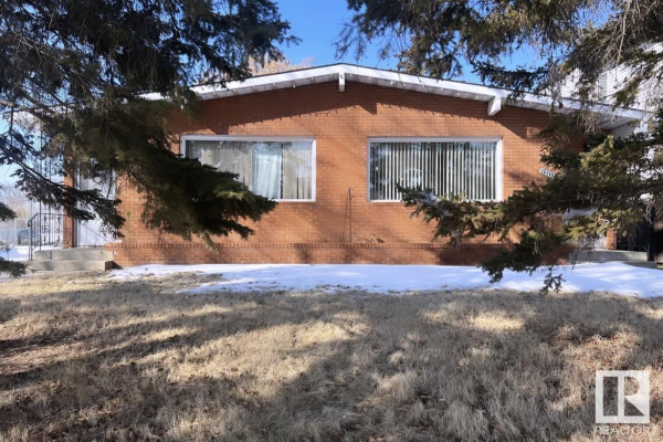 12110/12112 80 ST NW, Edmonton