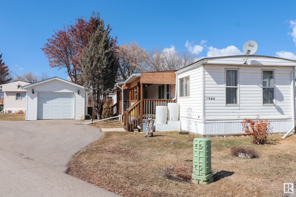 1946 West Royal Way NW, Edmonton