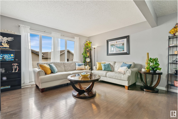 2104 GLENRIDDING Way, Edmonton