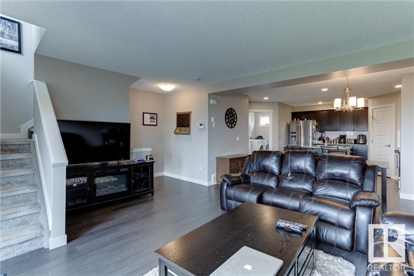 53 165 CY BECKER Boulevard, Edmonton