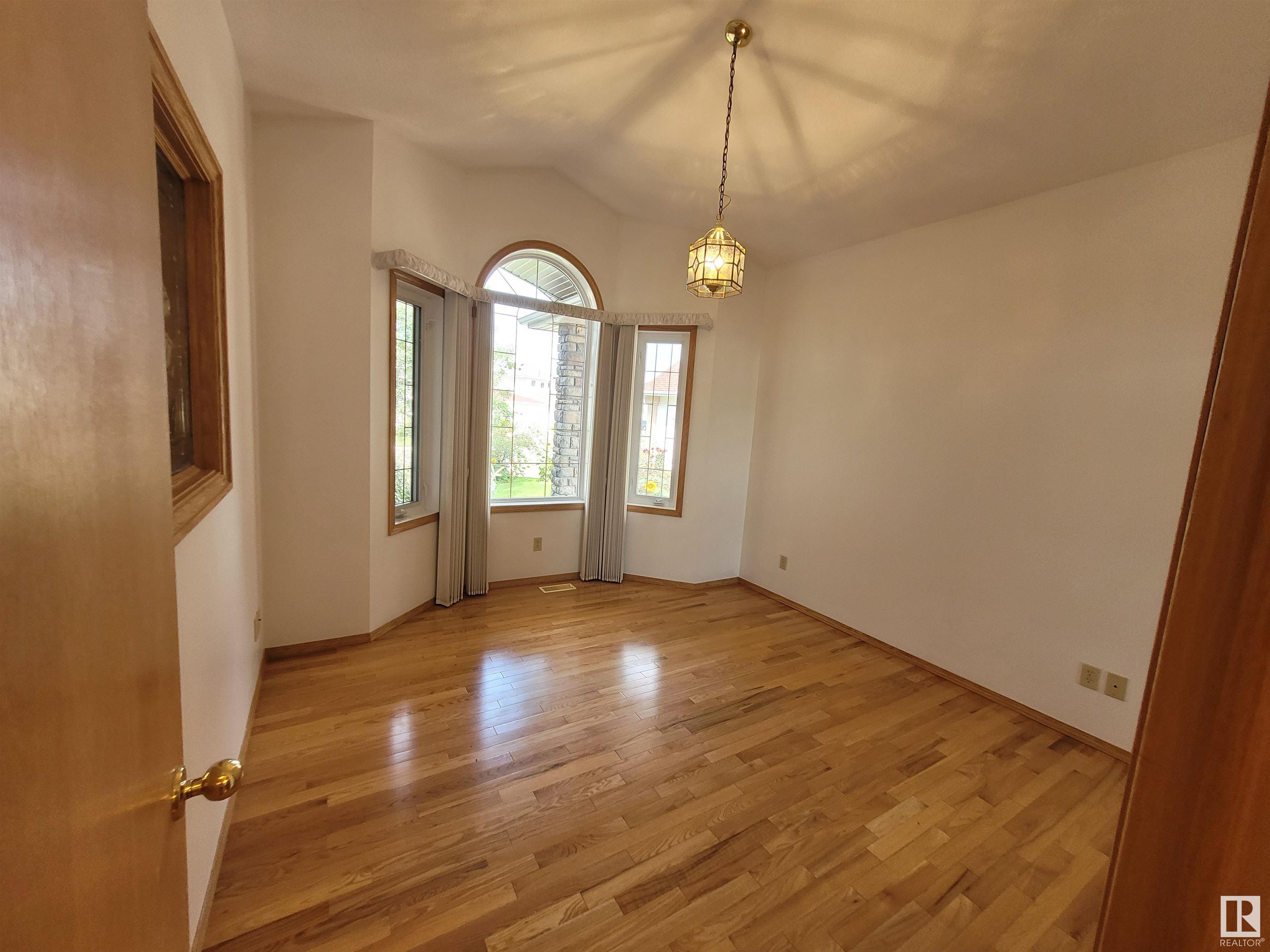 Listing E4338775 - Large Photo # 29
