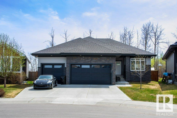 17 DILLWORTH Crescent, Spruce Grove