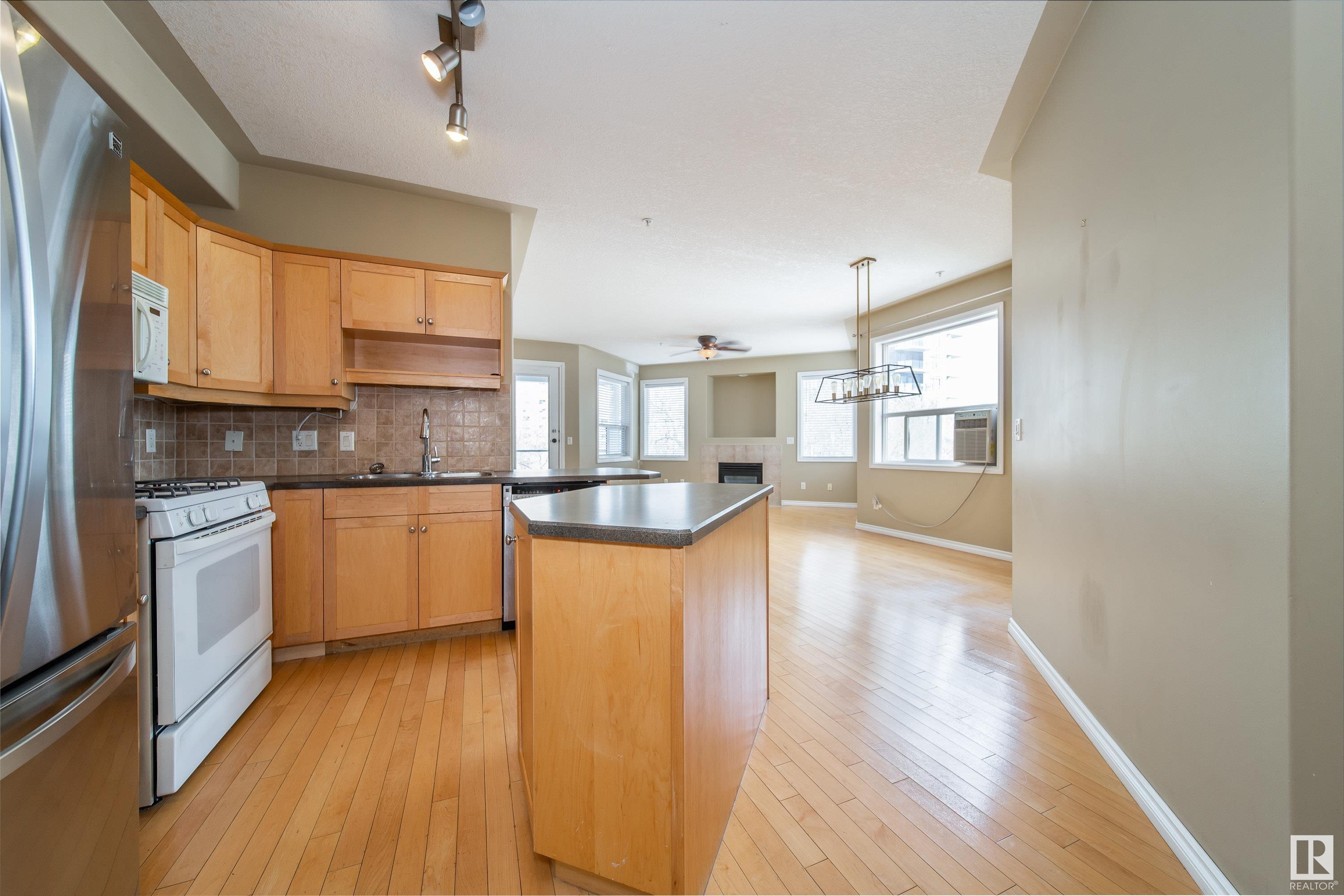 Listing E4339611 - Large Photo # 3