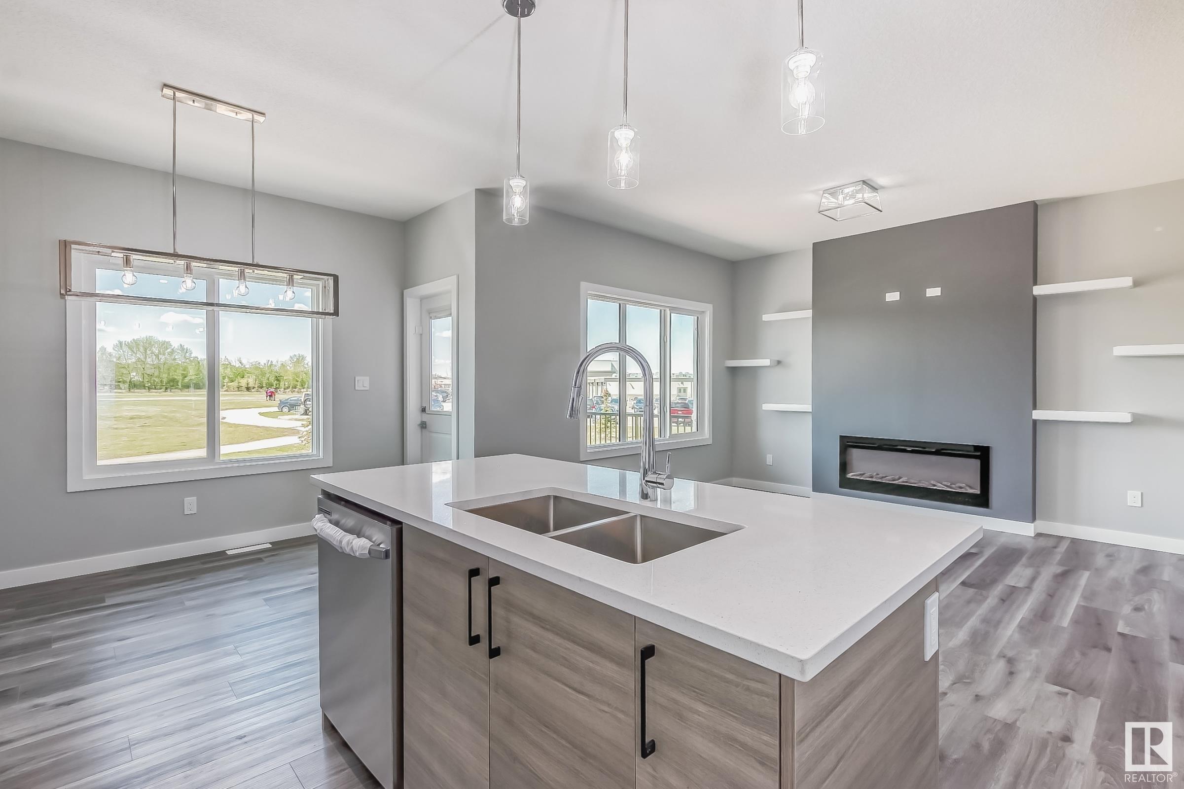 518 KLEINS Court