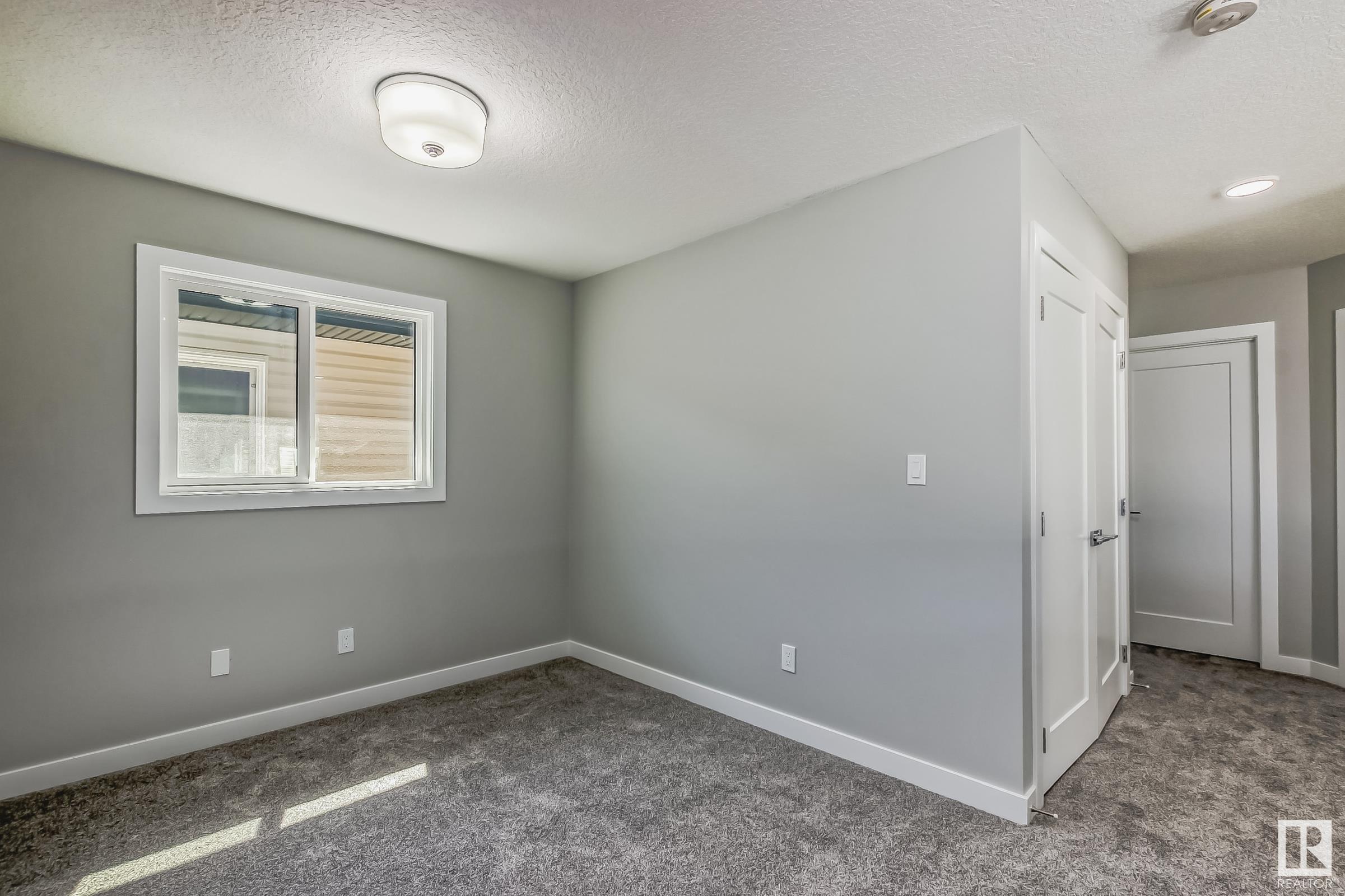 518 KLEINS Court