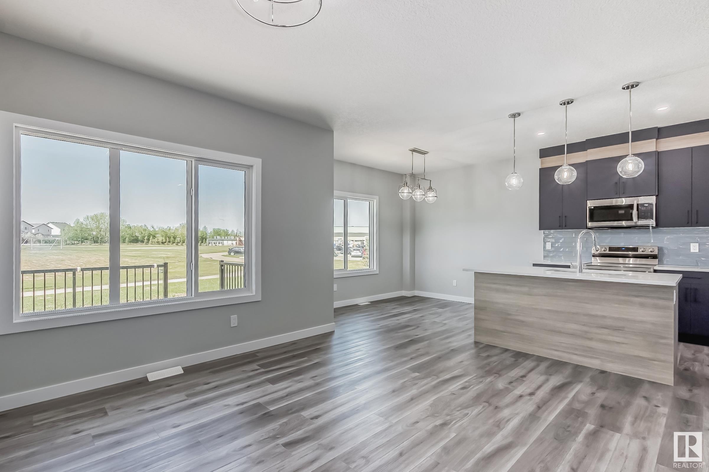 516 KLEINS Court