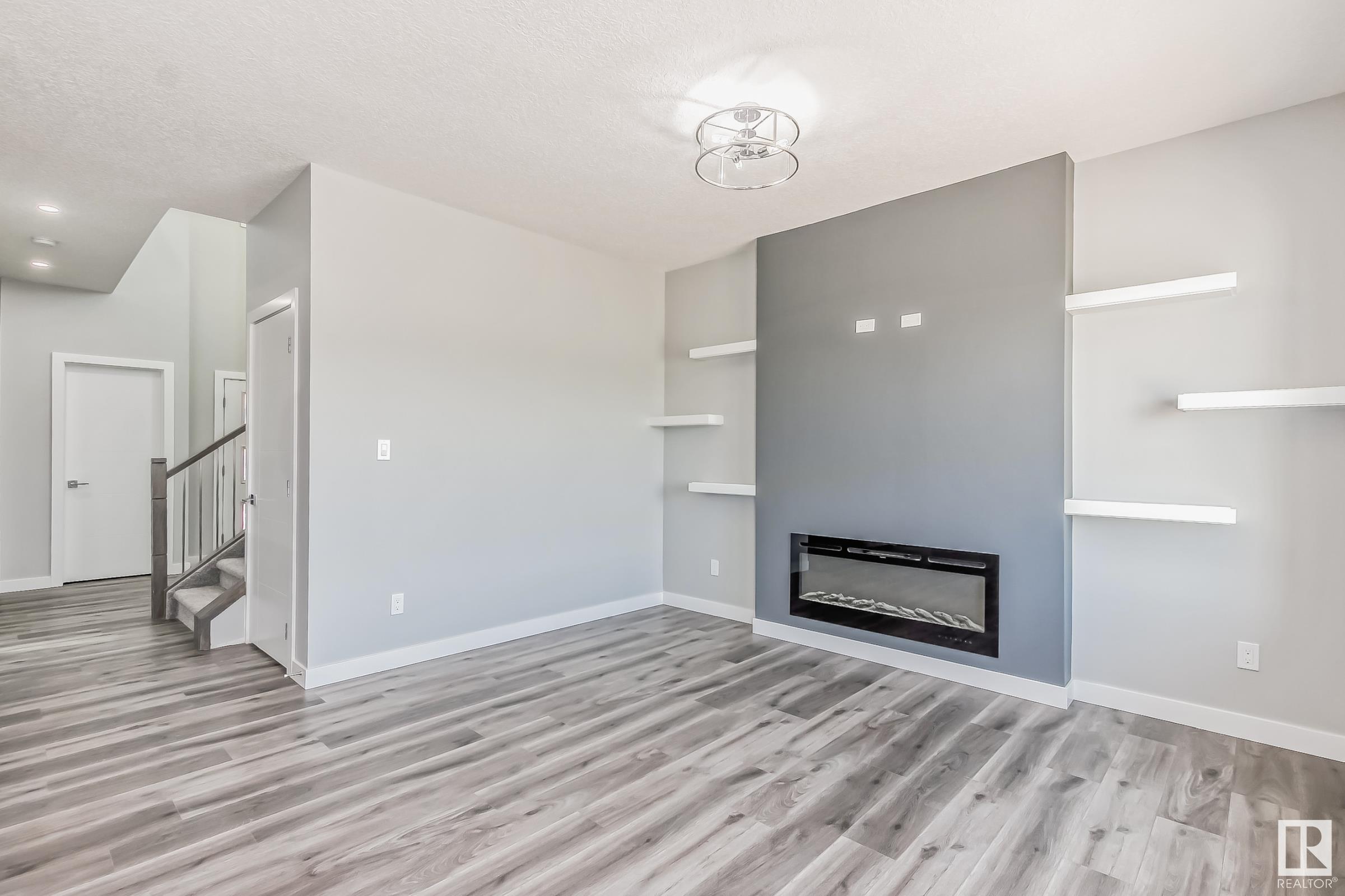 516 KLEINS Court