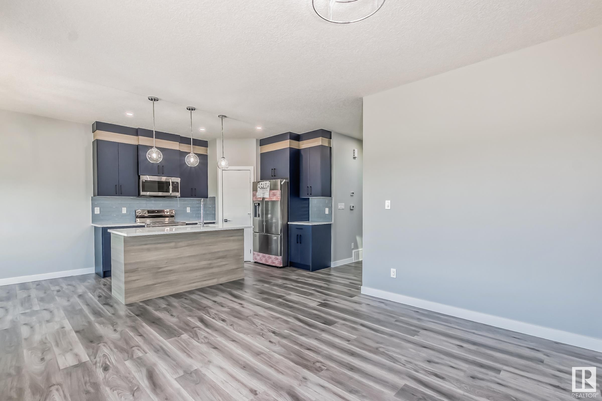 516 KLEINS Court