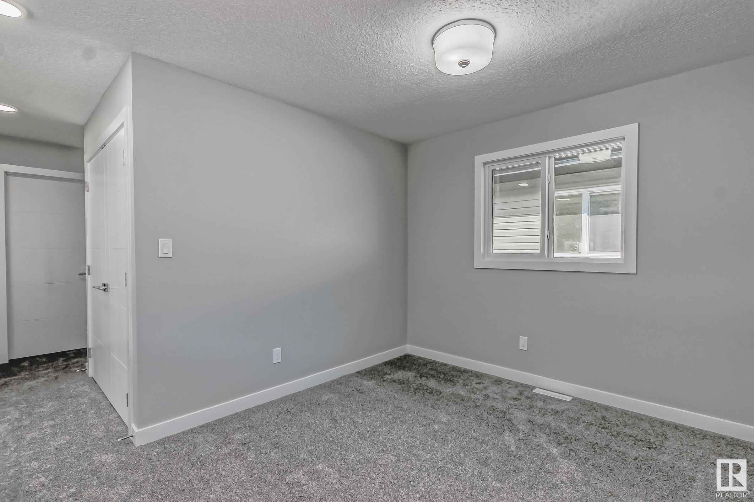 516 KLEINS Court