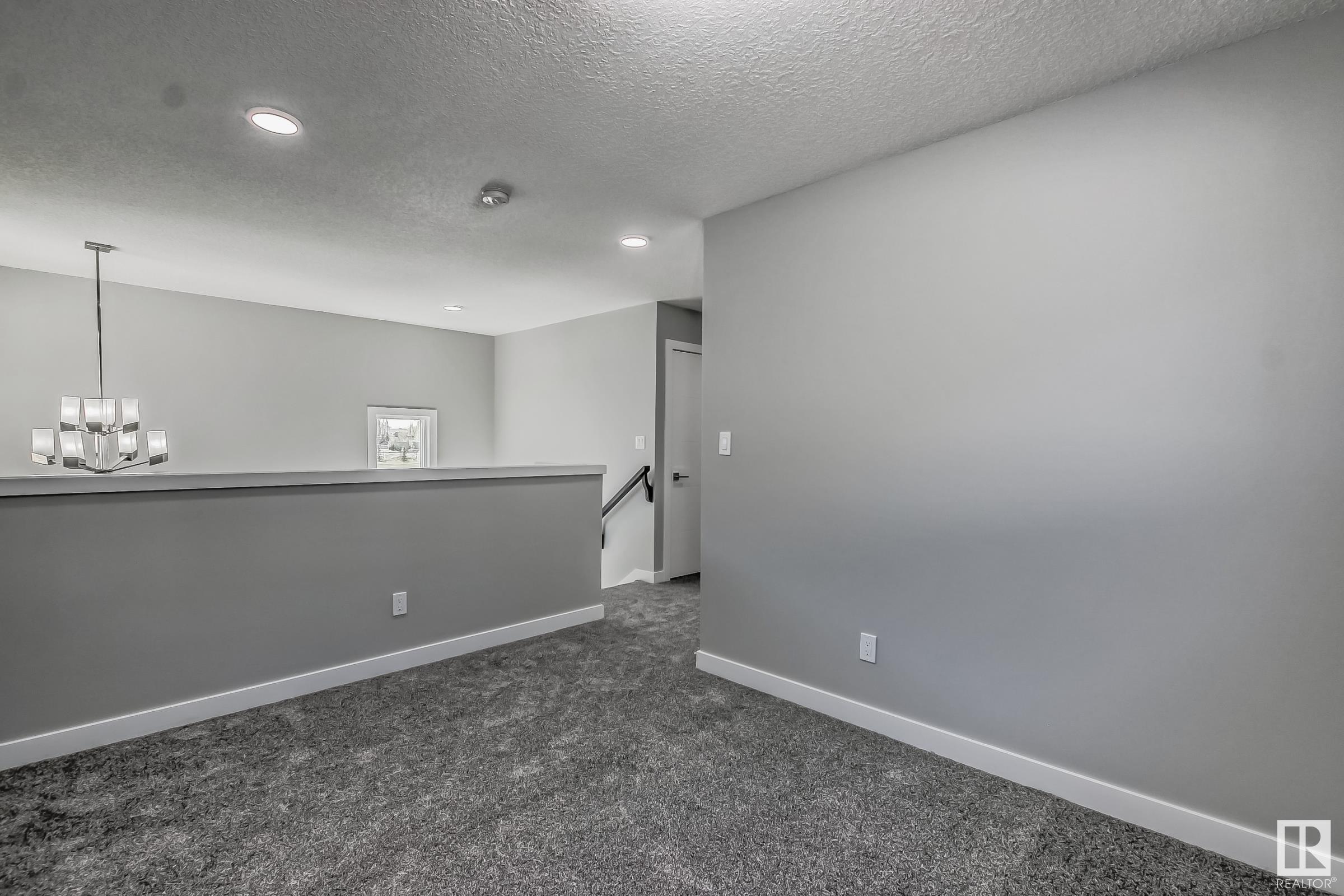 516 KLEINS Court