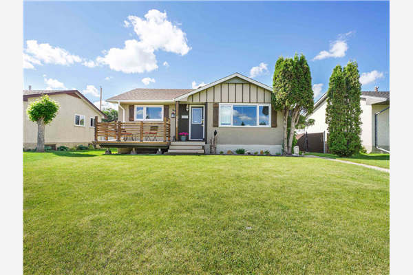 3517 121A Avenue NW, Edmonton