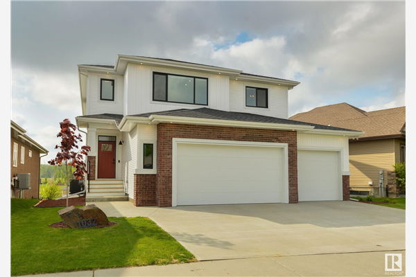 1032 GENESIS LAKE Boulevard, Stony Plain