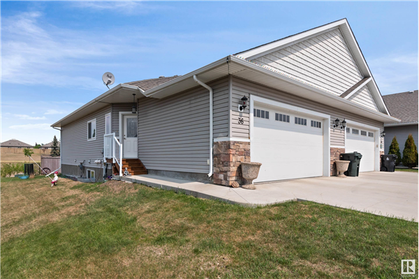 36 Spruce Gardens Crescent, Spruce Grove