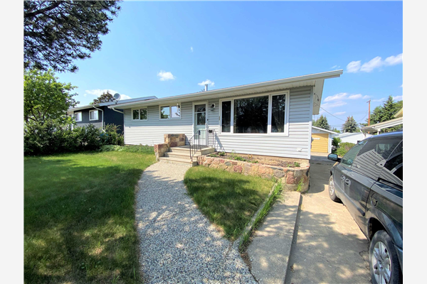 209 McPherson Avenue, Spruce Grove