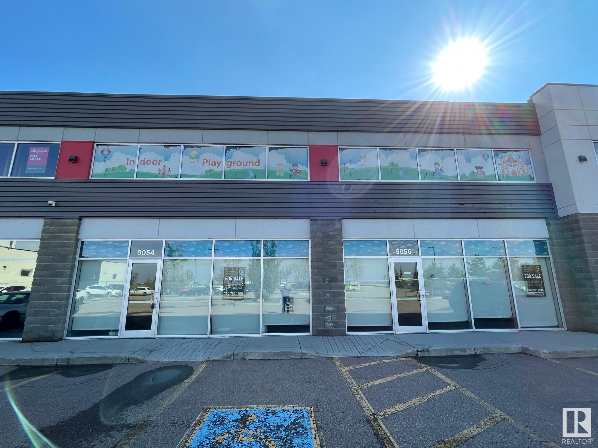 9054/9056 22 Avenue SW