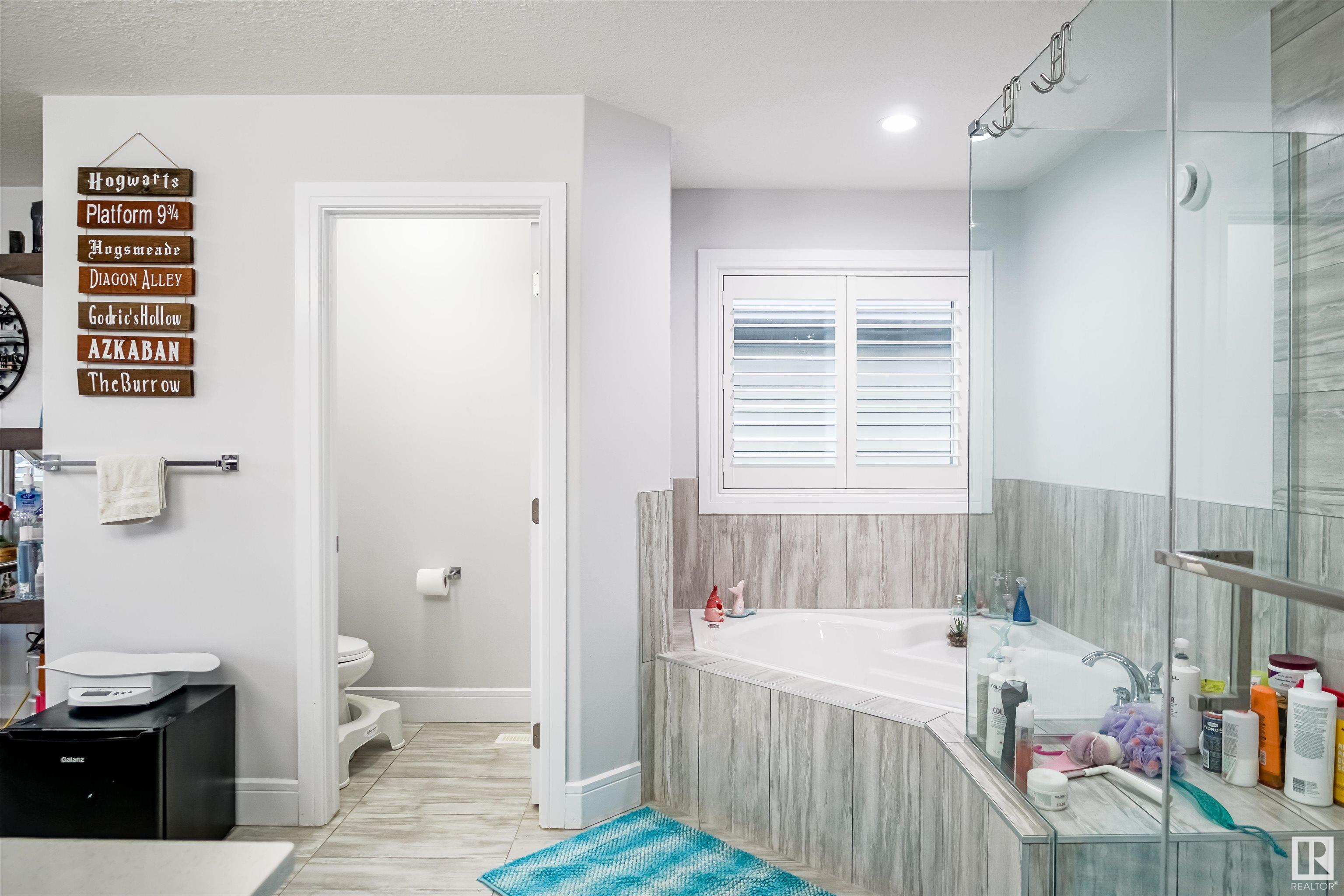 4221 CHARLES Close