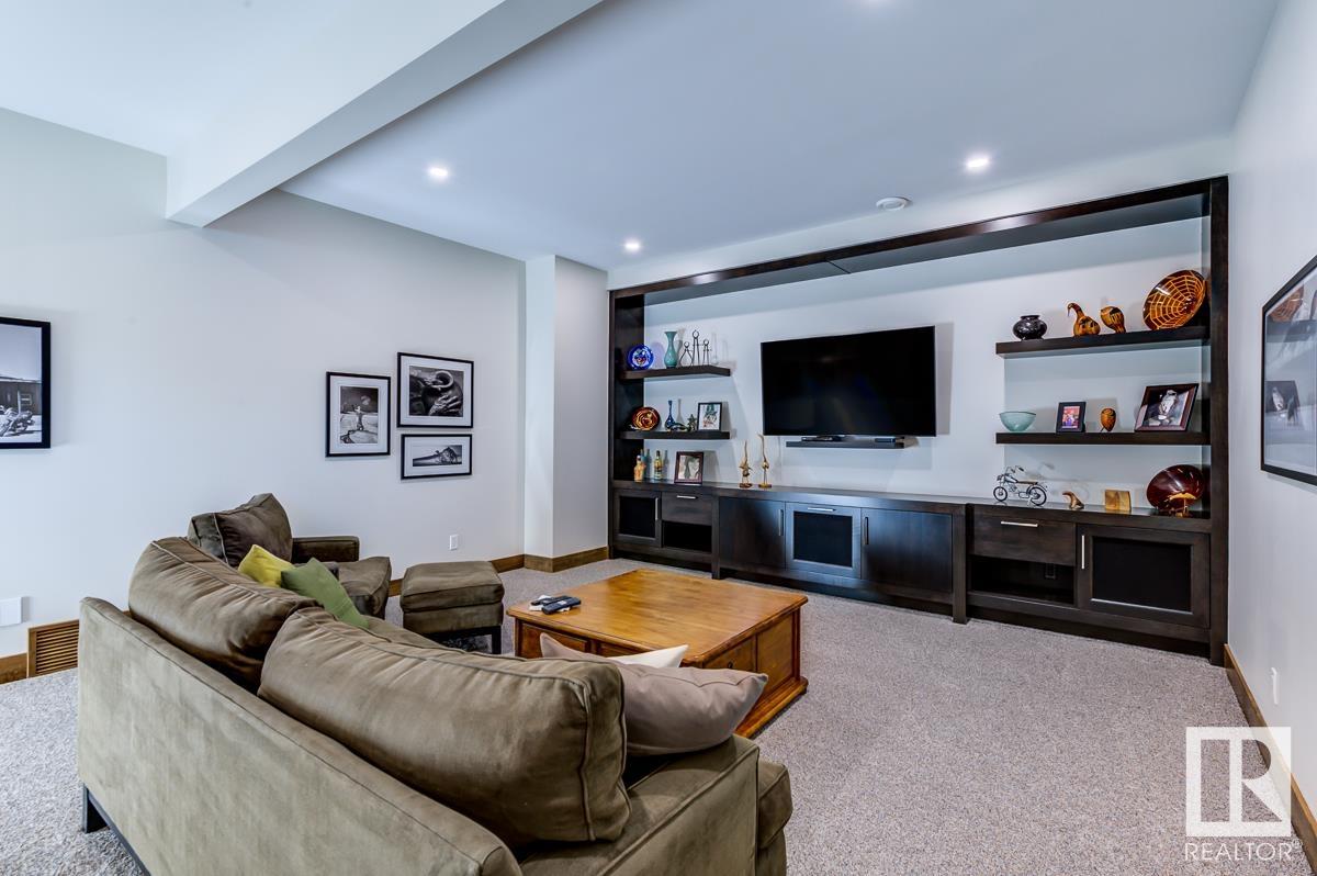 279 WINDERMERE Drive