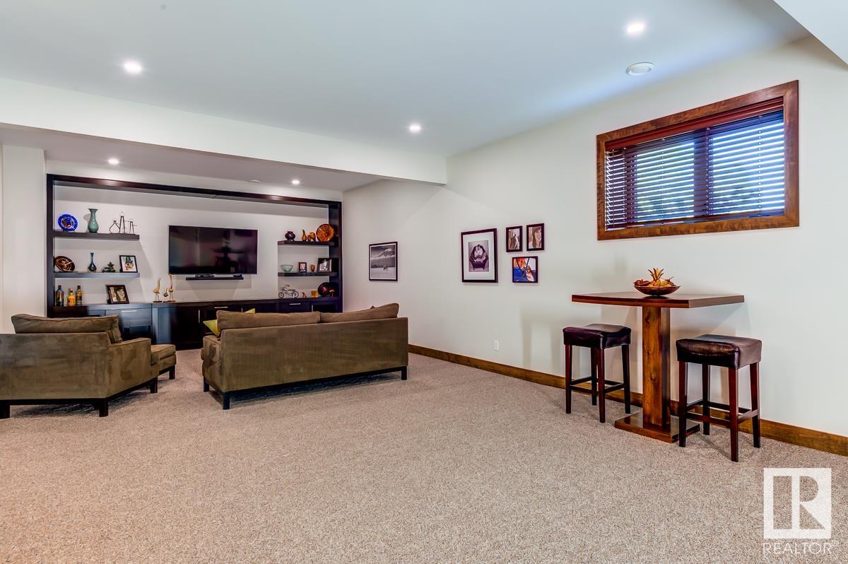 279 WINDERMERE Drive