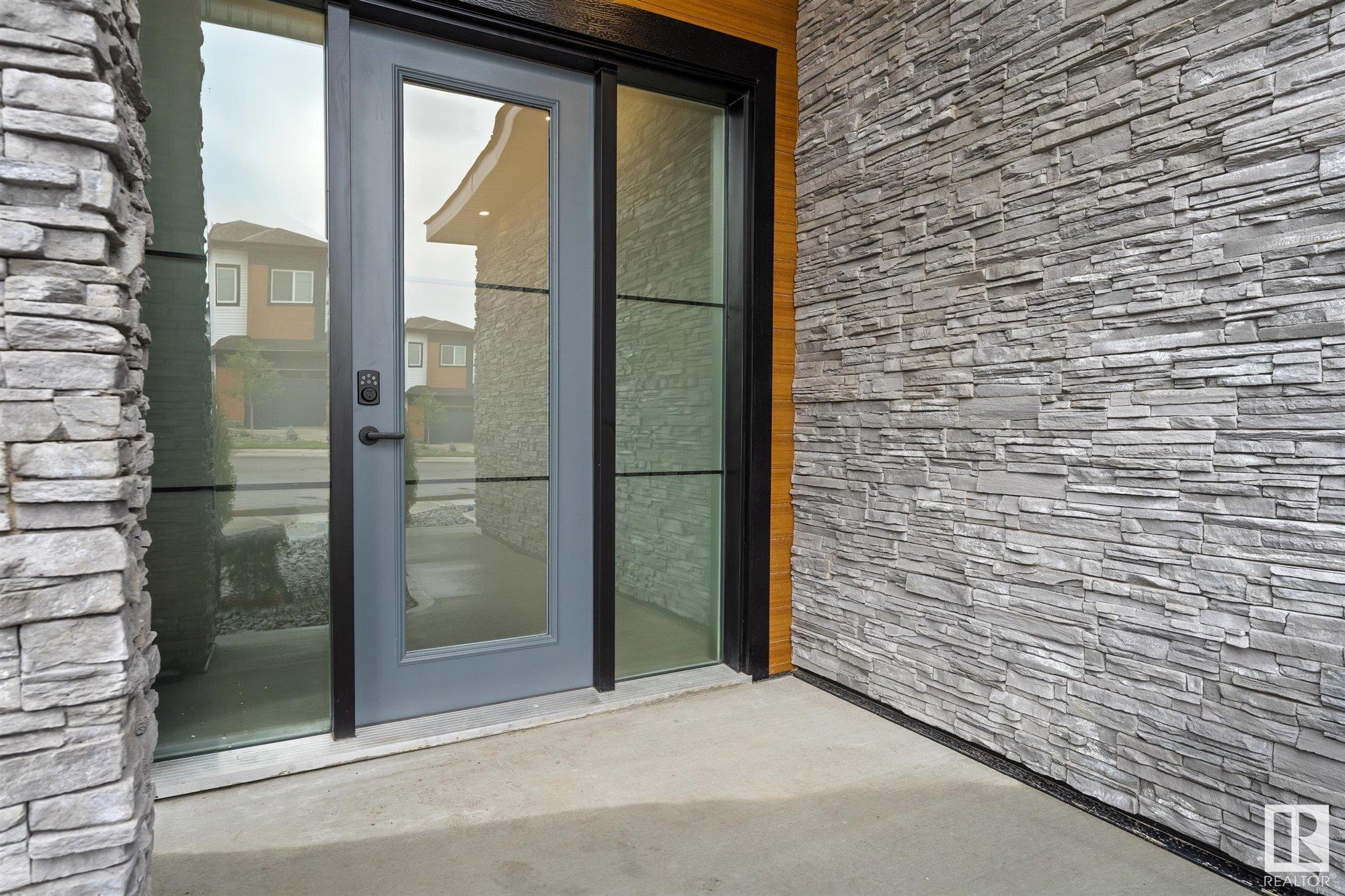 279 SILVERSTONE Crescent