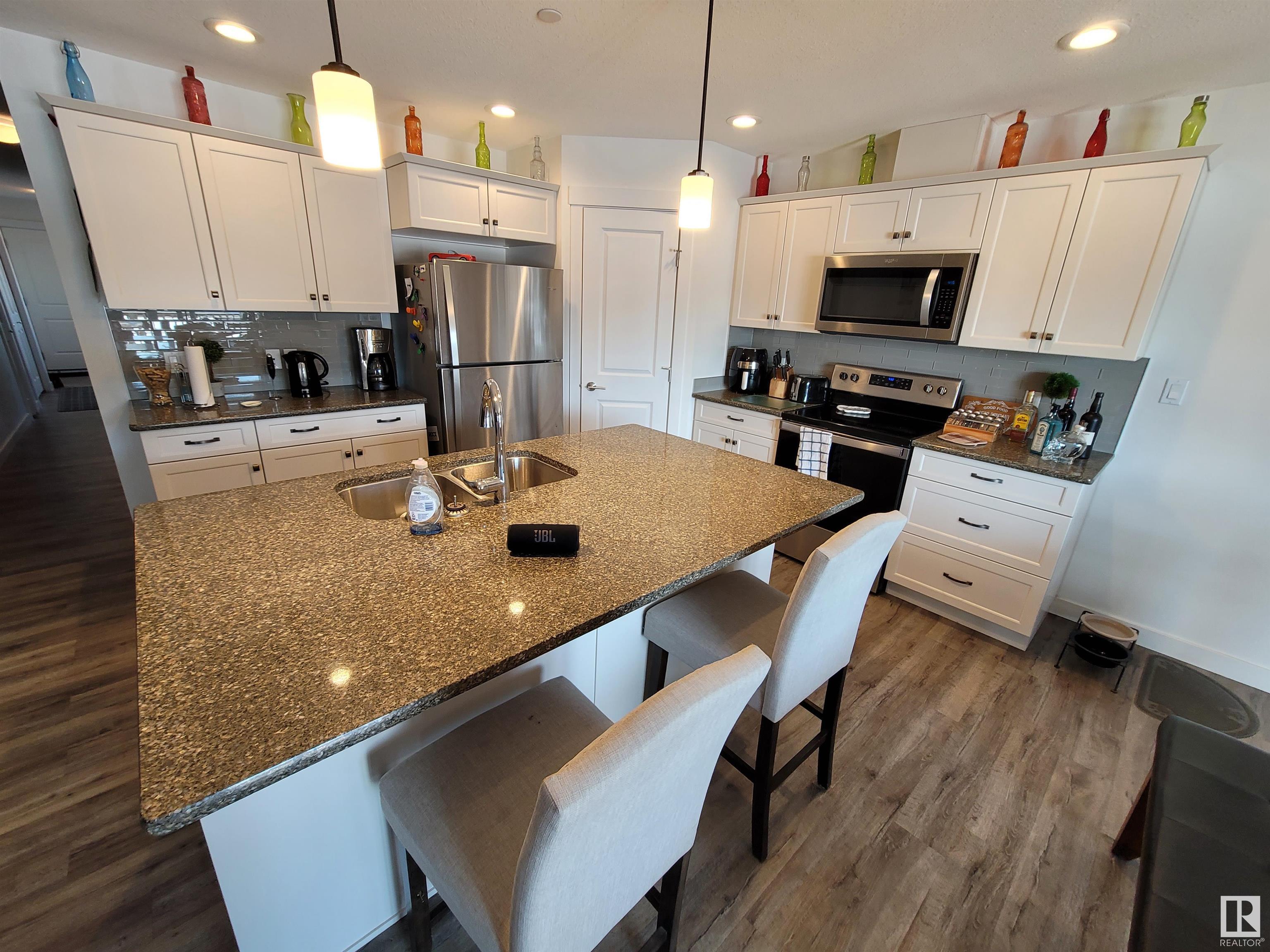 42 SUN MEADOWS Close
