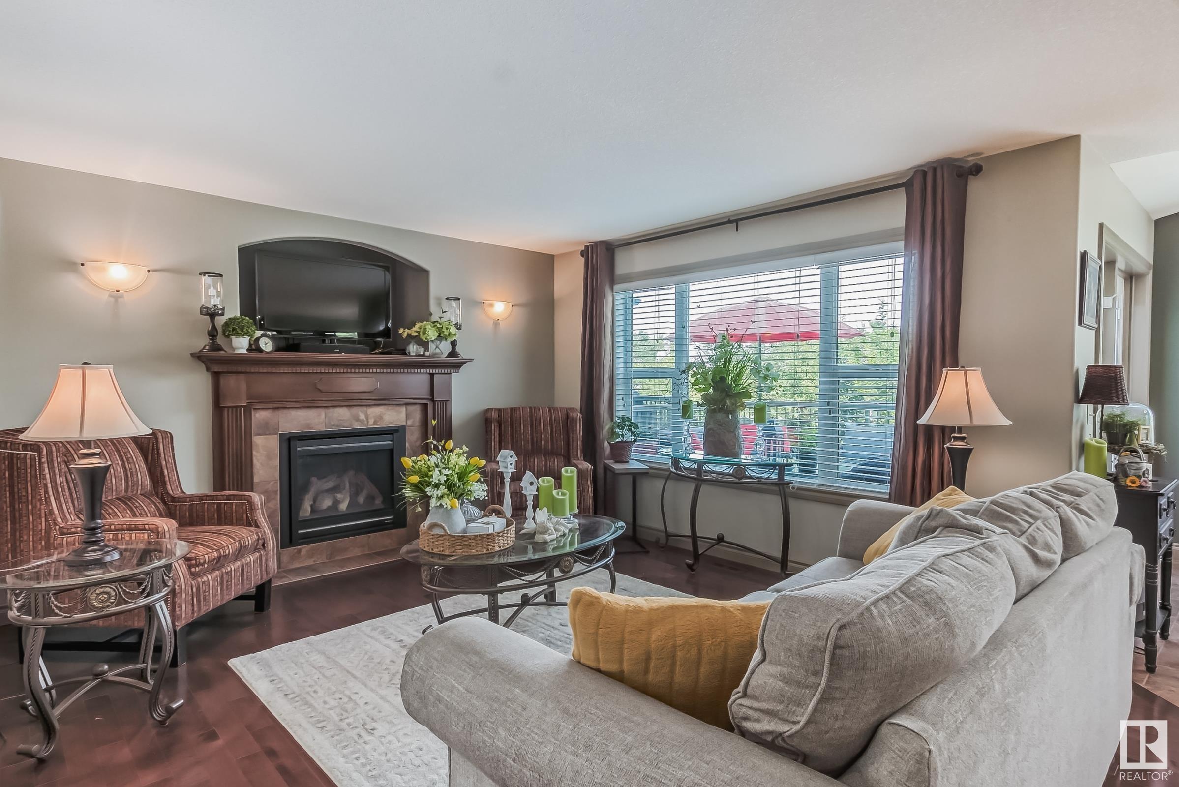18 HILLCREST Point(e)
