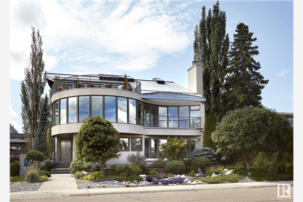 9020 VALLEYVIEW Drive, Edmonton