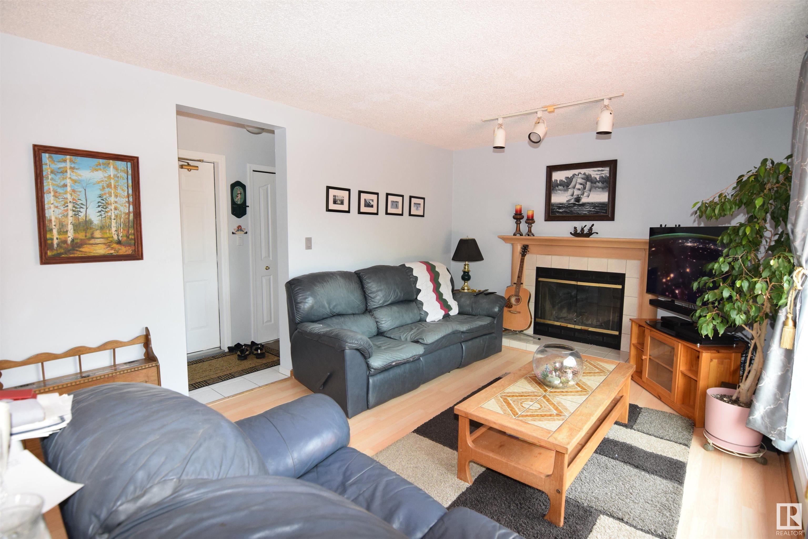 96 DUFFERIN Street
