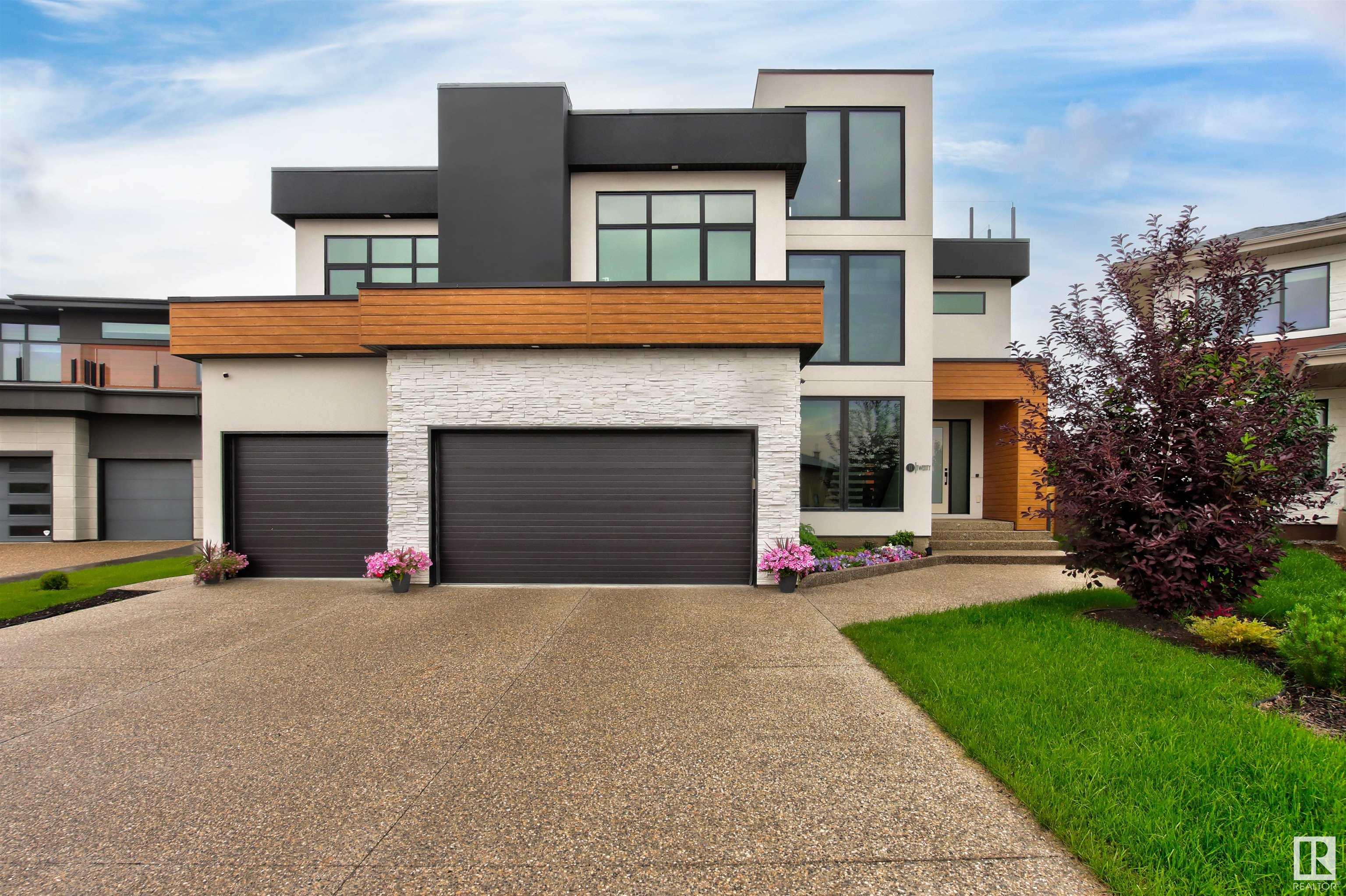 1120 WAHL Place
