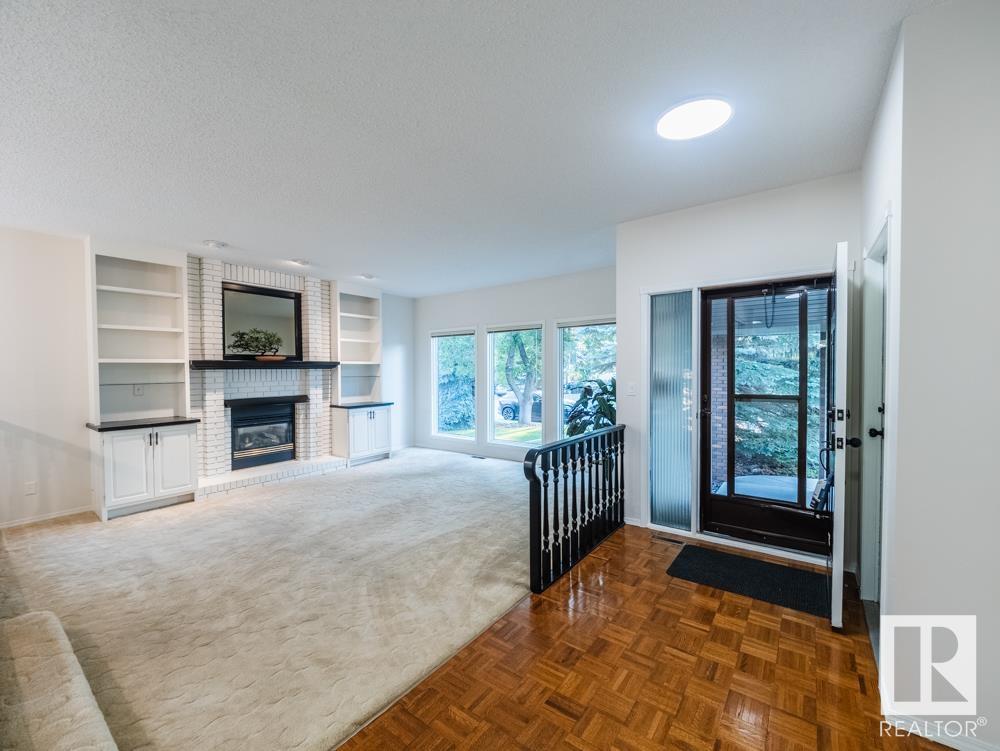 8 GREENGROVE Drive